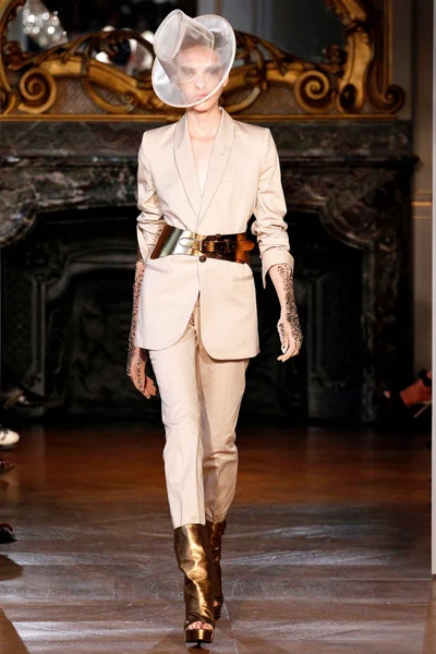 Look 20
